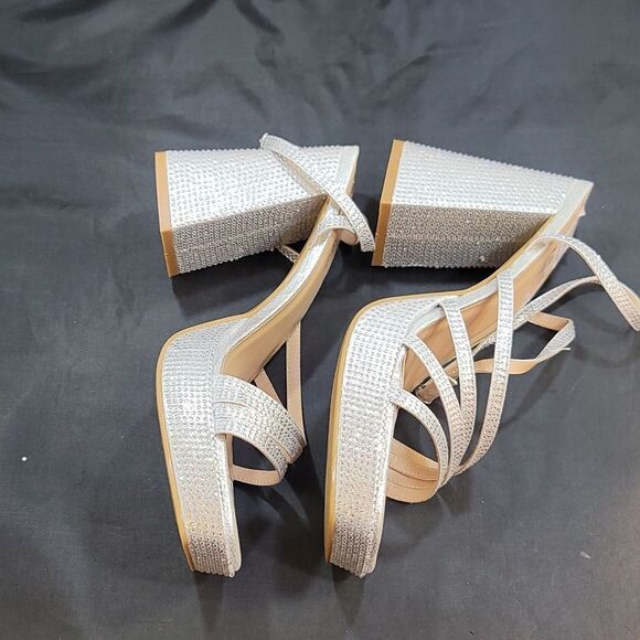 BRAND NEW BAMBOO STUDDED EMBELLISHMENTS PLATFORM SANDAL - Picture 8 of 15